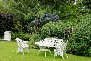 gorgeous-garden-cissy-cottage
