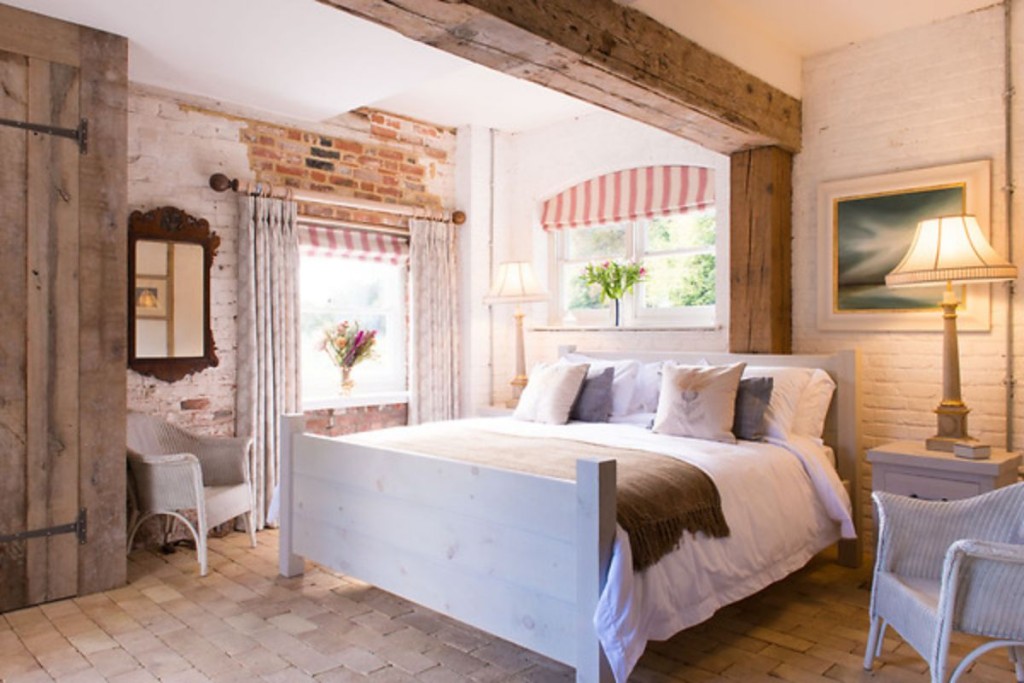 Lovejoy Mill, romantic cottage in Suffolk
