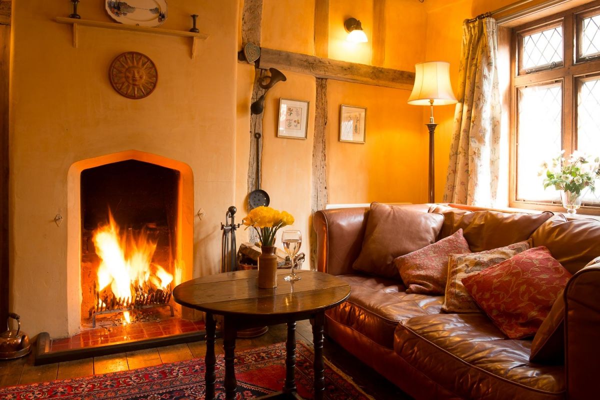 Romantic cottages with open fires Suffolk