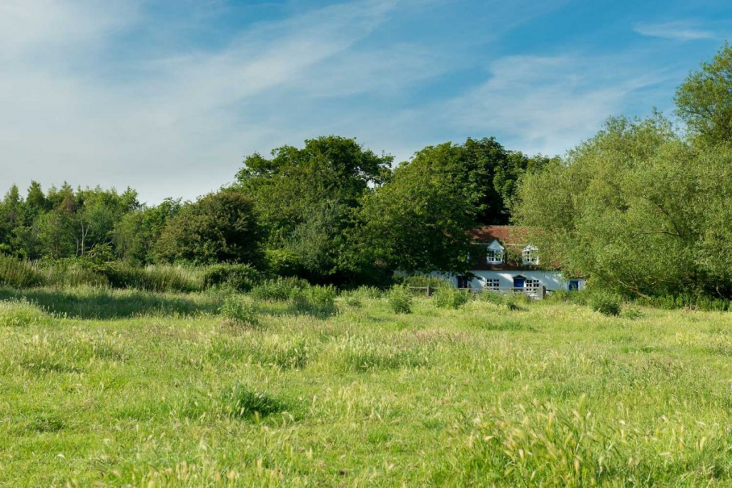 coastal cottages in Tollesbury Essex