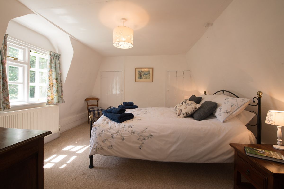 holiday cottages with cosy bedrooms