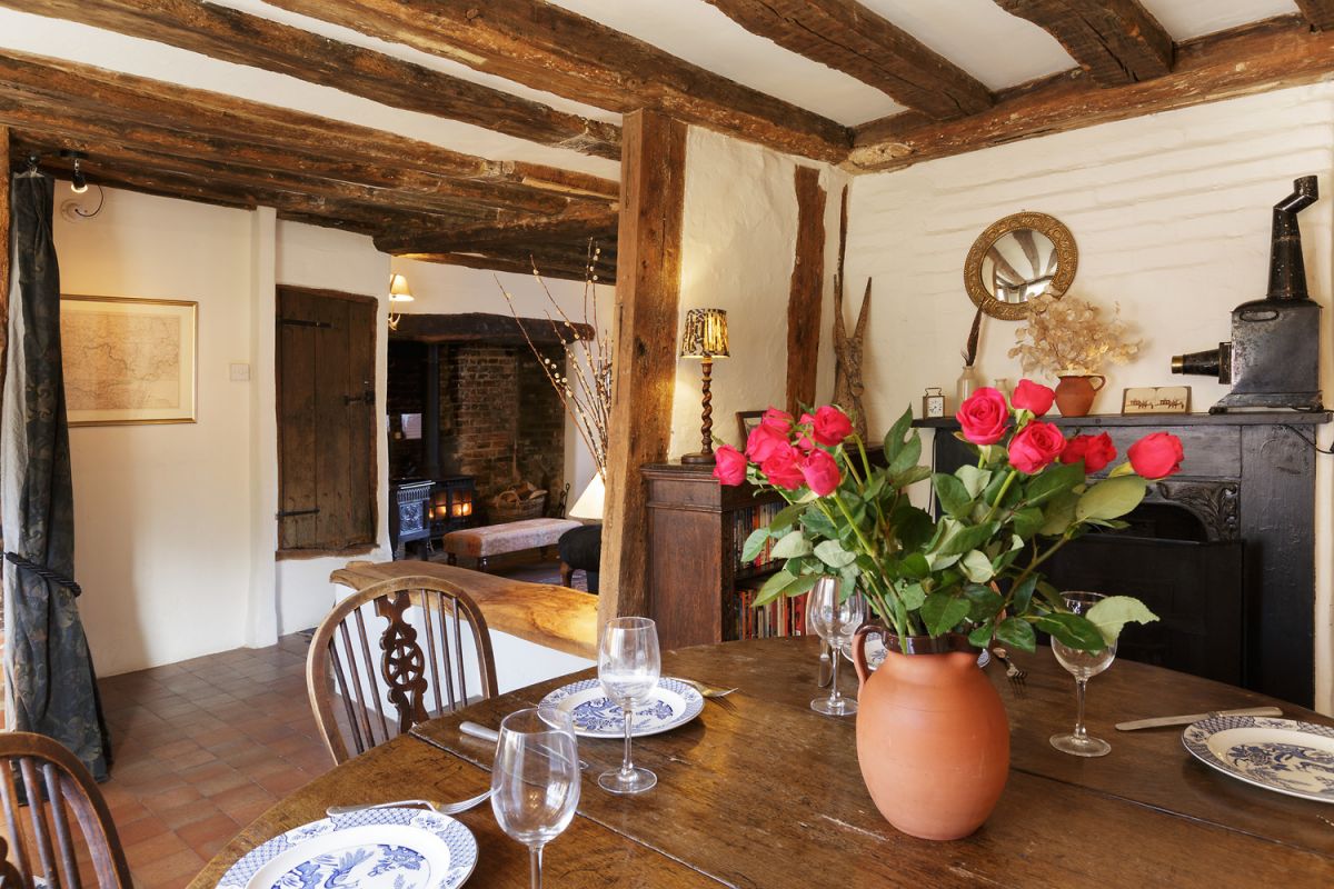Romantic cottages with open fires Suffolk