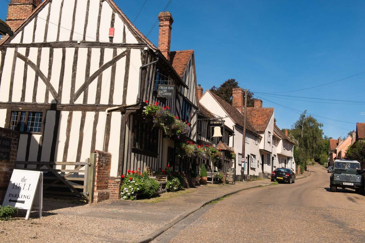 romantic cottages in beautiful Suffolk village