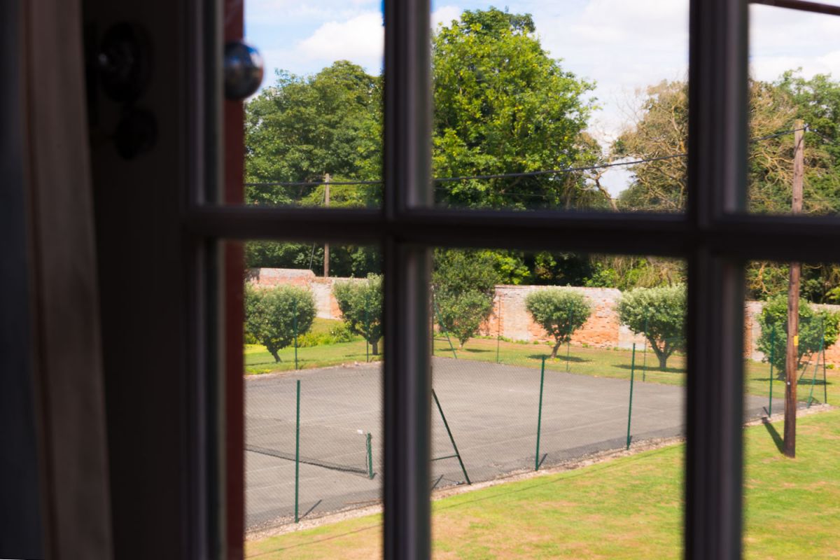 Tennis courts at Lovejoys cottages