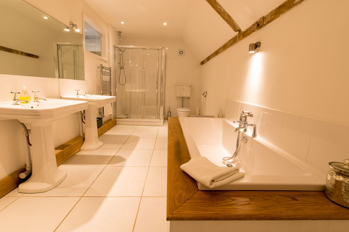 romantic cottages with luxury bathrooms