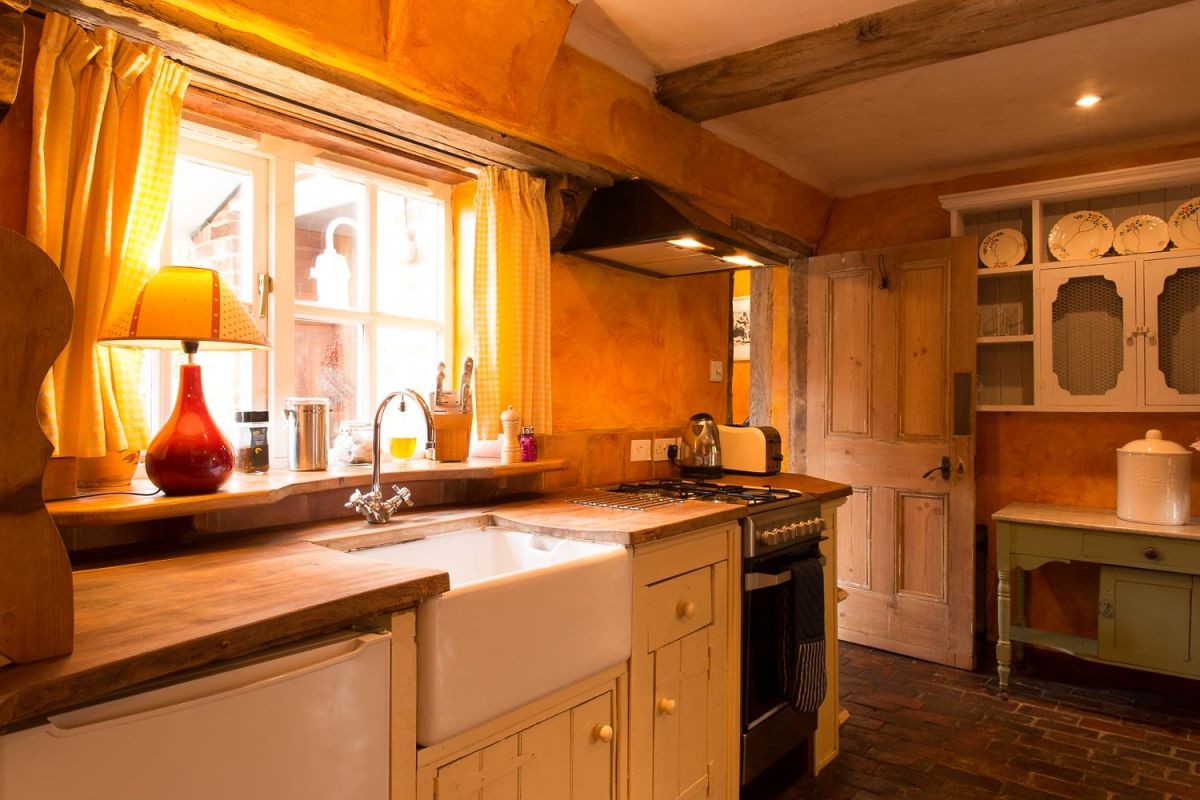 stylish cottage kitchens