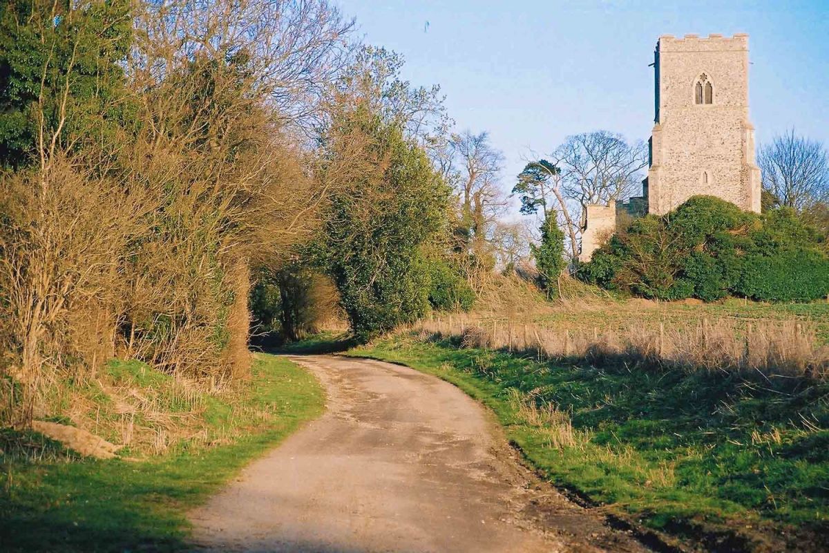 Suffolk cottages with lovely walks