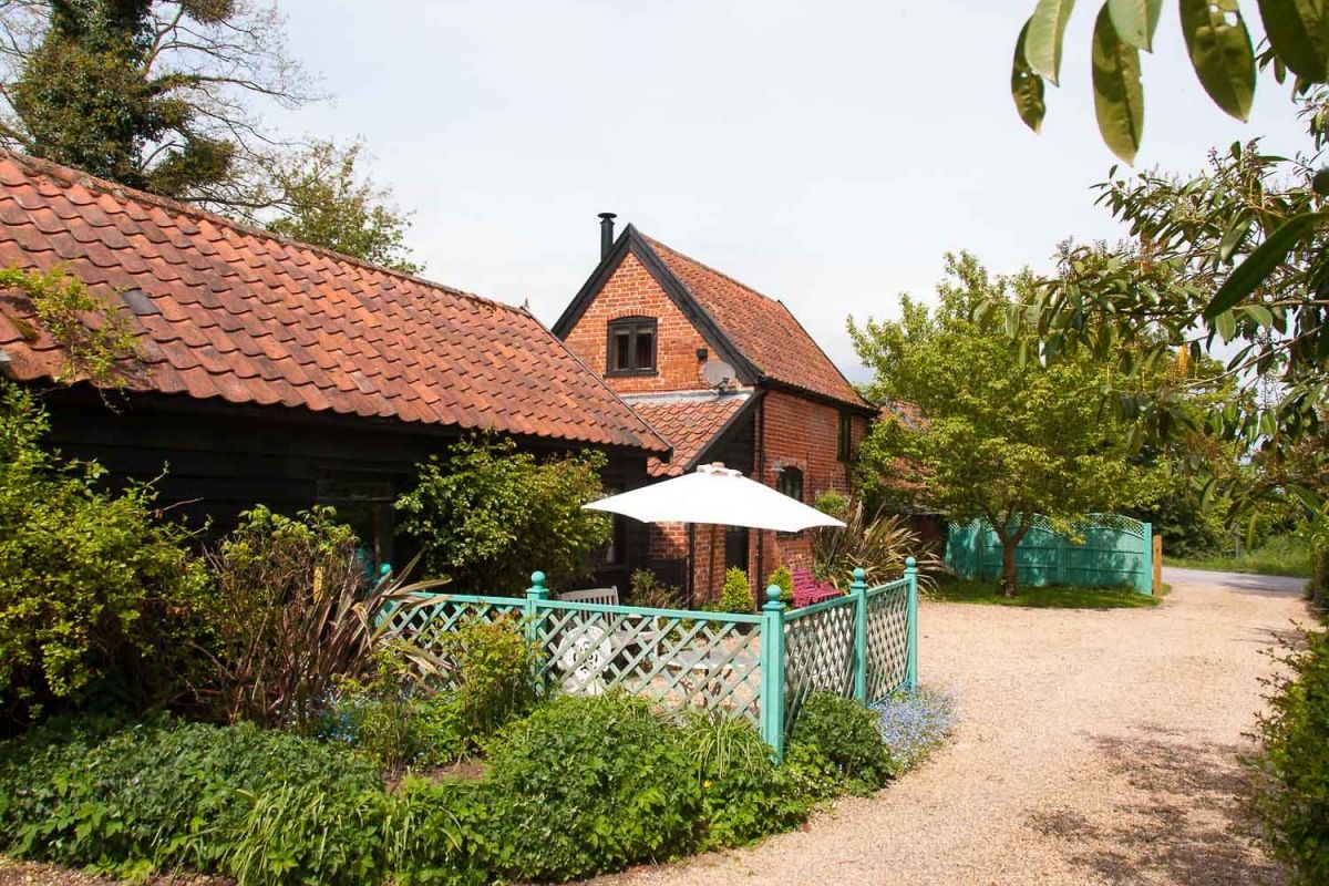 Pet friendly holiday cottage in Suffolk