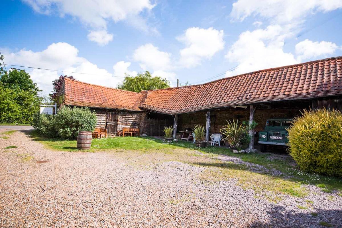 romantic character cottages in Suffolk