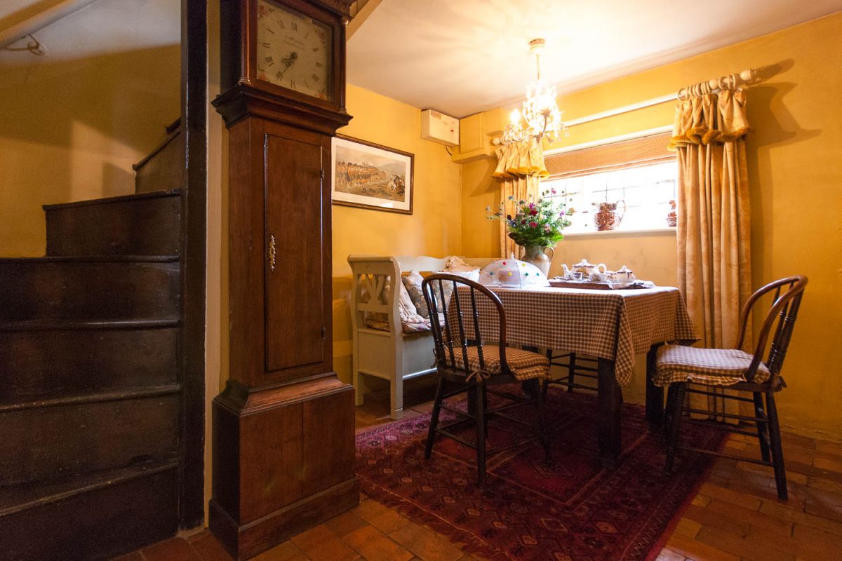 Beautiful antiques in the cosy dining room