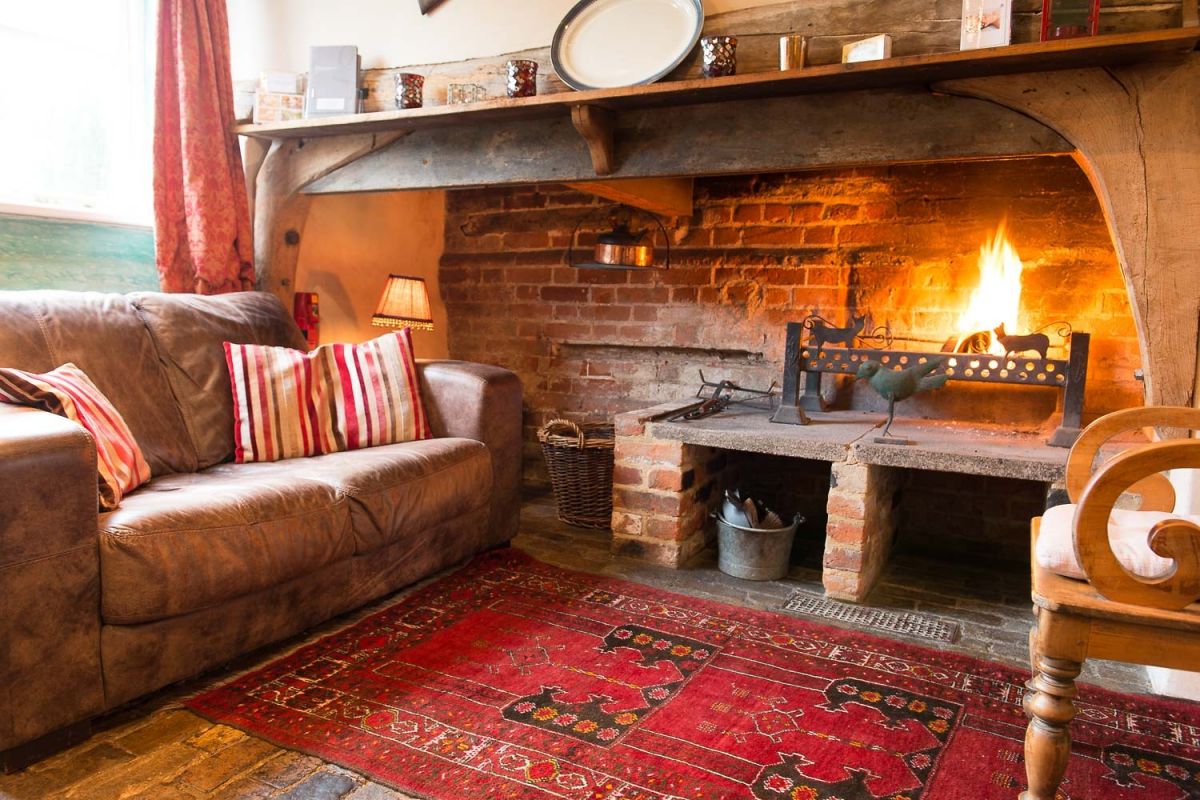 romantic cottages with log fires