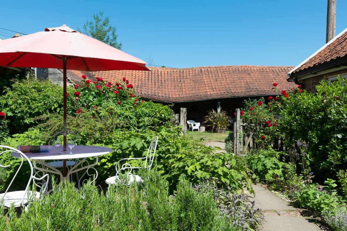 Romantic cottages with herb gardens in Suffolk