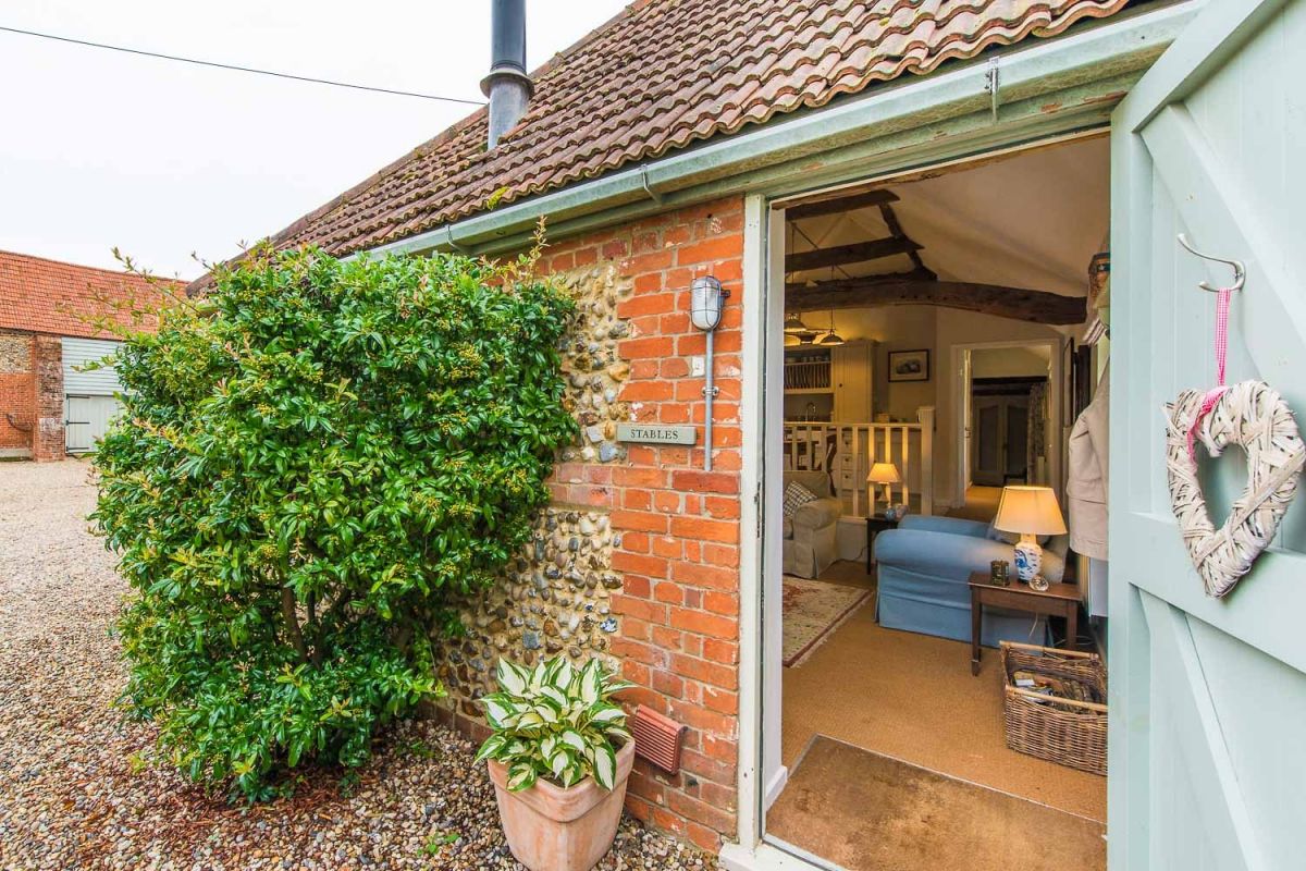 Dog friendly holiday cottages in Essex