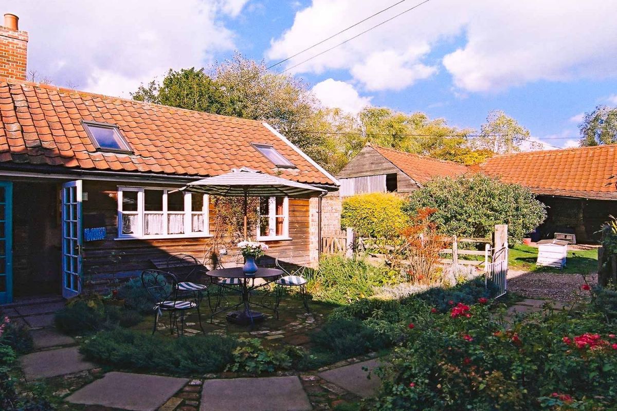 romantic holiday cottages near London