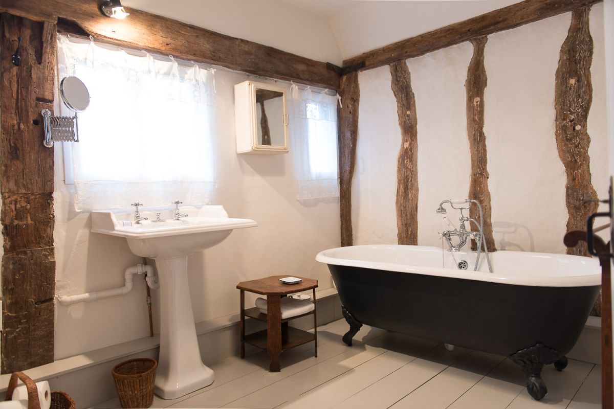 cottages with stylish bathrooms Suffolk