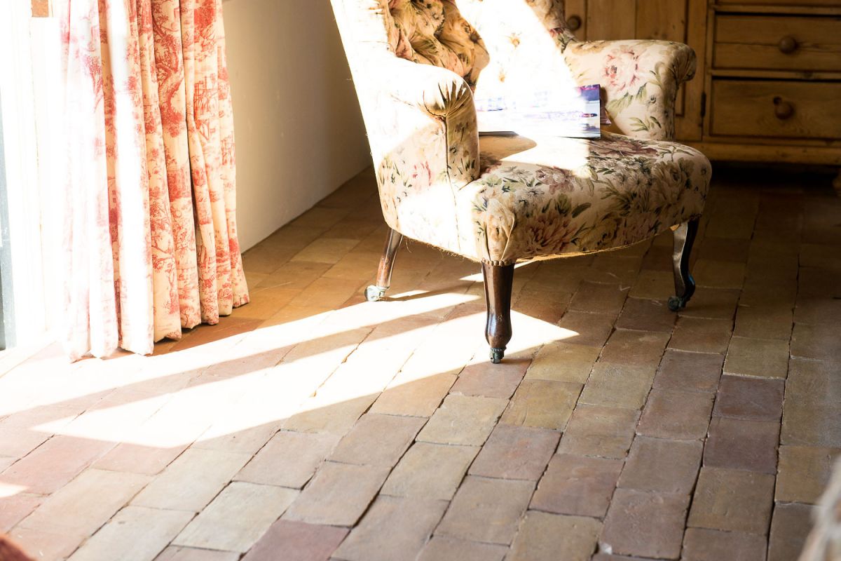 holiday cottages with beautiful brick floors